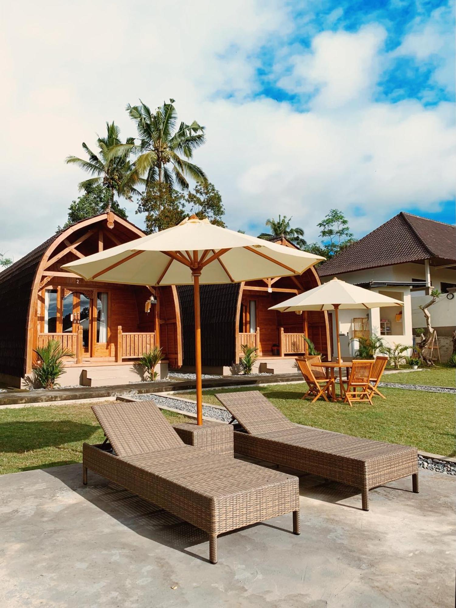 Besakih Homestay & Villa Exteriör bild