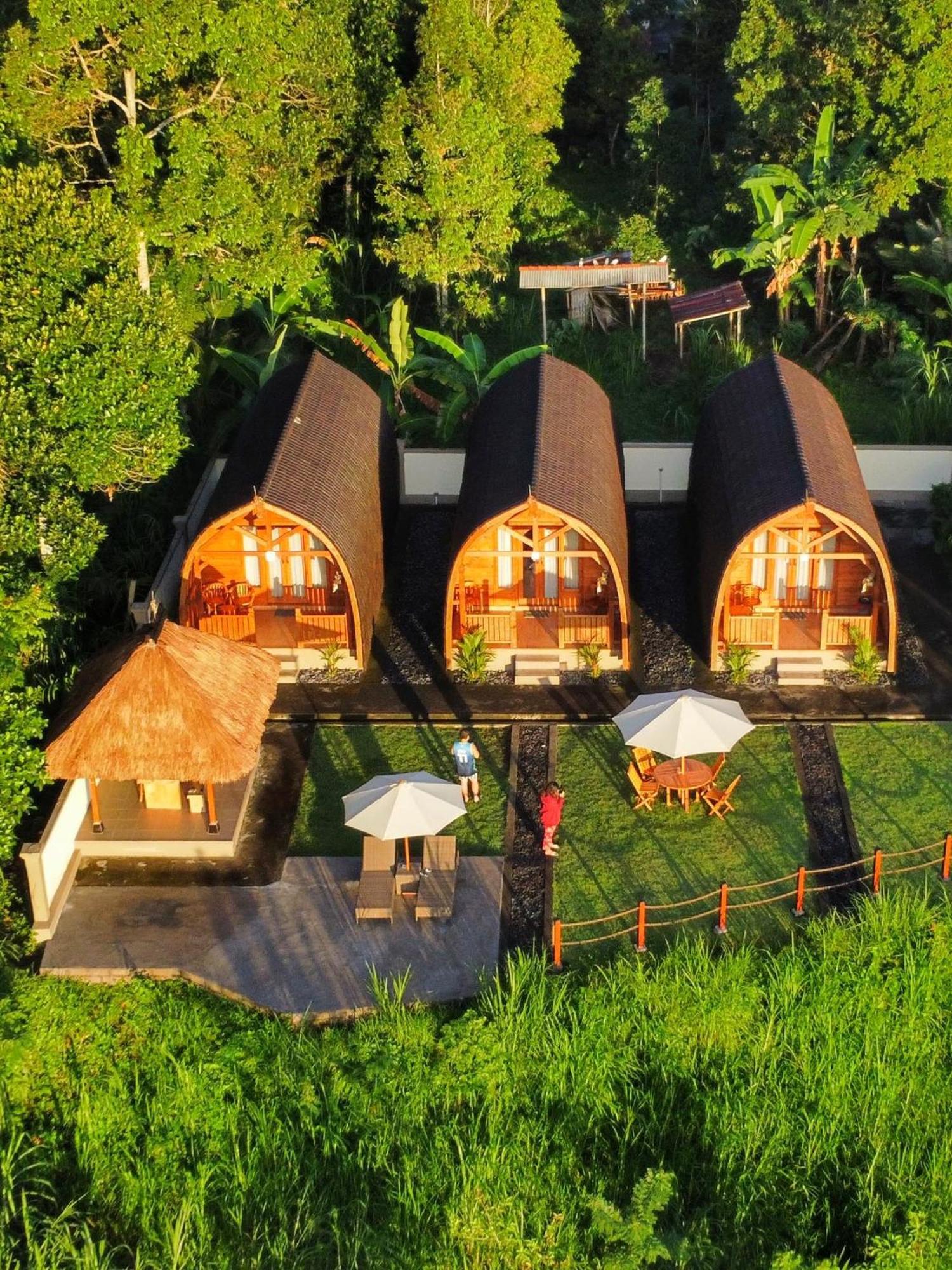 Besakih Homestay & Villa Exteriör bild